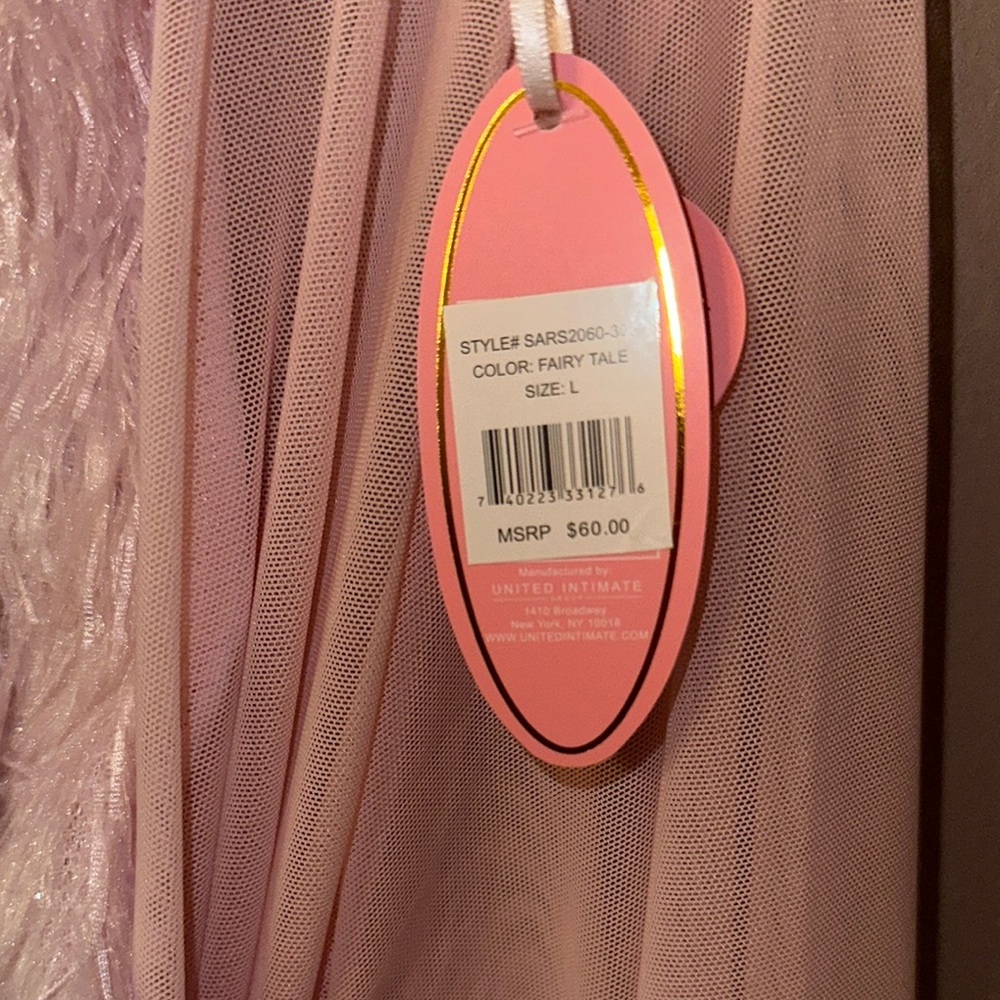 Elegant Pink Lingerie Set - image 3